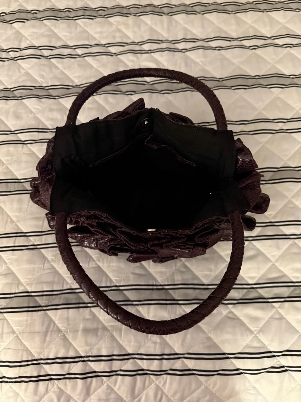 SR Squared by Sondra Roberts Layered Snakeskin textured handbag EUC purple